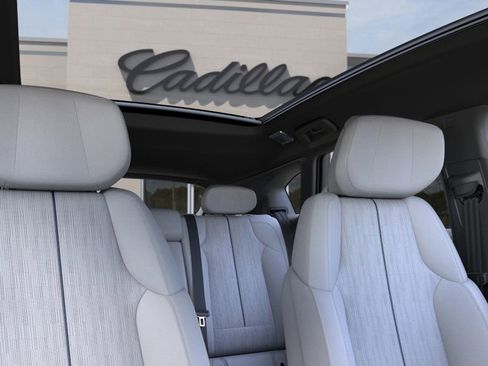 New 2025 Cadillac Optiq Luxury 2 image 48