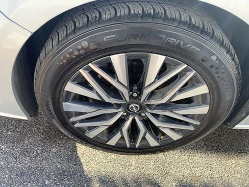 Used 2023 Nissan Altima 2.5 SV image 7