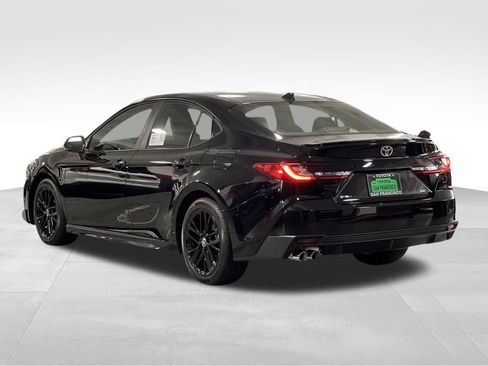 New 2026 Toyota Camry SE image 3