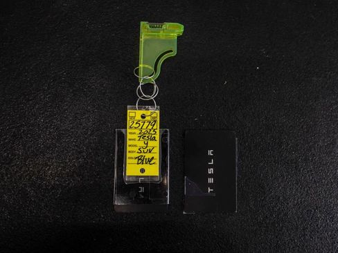 Used 2025 Tesla Model Y Performance image 48