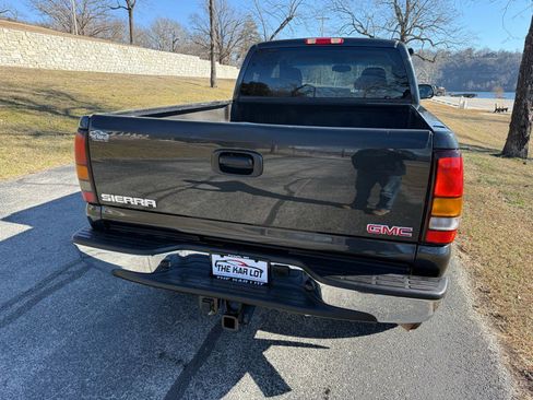 Used 2005 GMC Sierra 2500 SLE w/ Skid Plate Package image 6