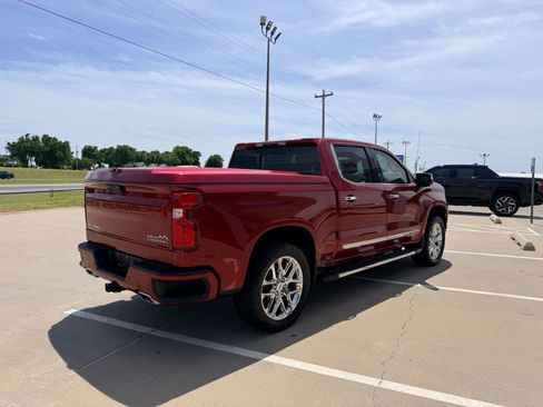 Used 2022 Chevrolet Silverado 1500 High Country w/ High Country Premium Package AWD/4WD image 6