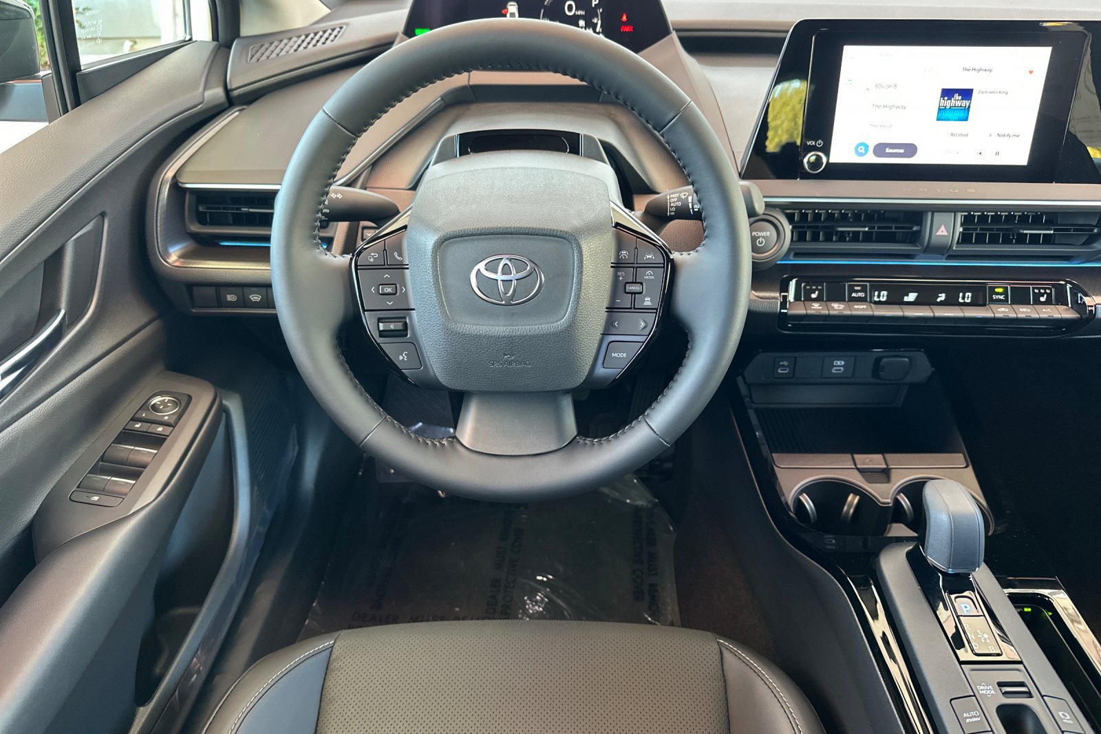 New 2027 Toyota Prius Plug-In Hybrid FWD image 16