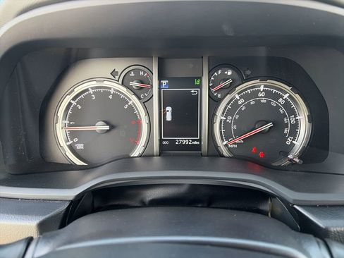 Used 2022 Toyota 4Runner TRD Off-Road Premium AWD/4WD image 18