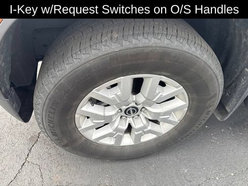 Used 2022 Nissan Frontier SV AWD/4WD image 10