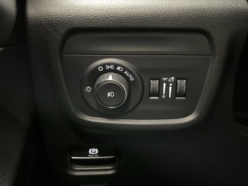 New 2025 Jeep Grand Cherokee L Limited w/ Luxury Tech Group II image 25