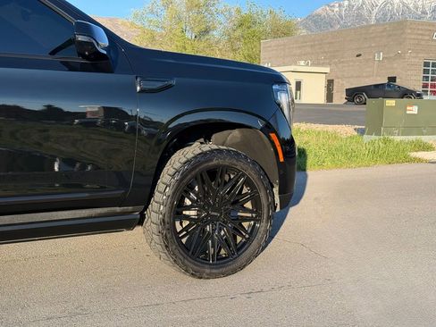 Used 2025 GMC Yukon Denali Ultimate image 4