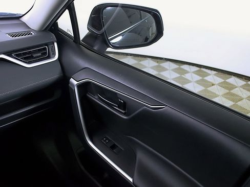 Used 2024 Toyota RAV4 LE image 18