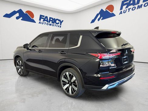 Used 2025 Mitsubishi Outlander SE AWD/4WD image 2