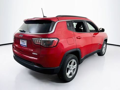 Used 2023 Jeep Compass Latitude w/ Convenience Group AWD/4WD image 5
