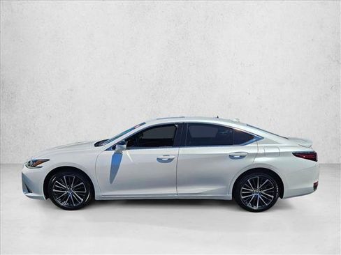 Used 2024 Lexus ES 300h w/ Premium Package FWD image 9