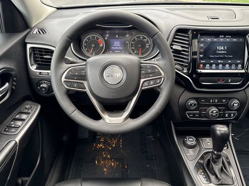 Used 2022 Jeep Cherokee Limited image 11