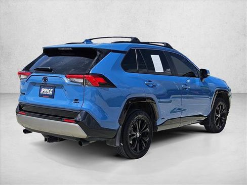 Used 2025 Toyota RAV4 SE AWD/4WD image 5