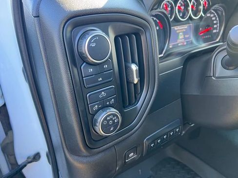 Used 2022 Chevrolet Silverado 2500 Custom w/ Custom Value Package image 18