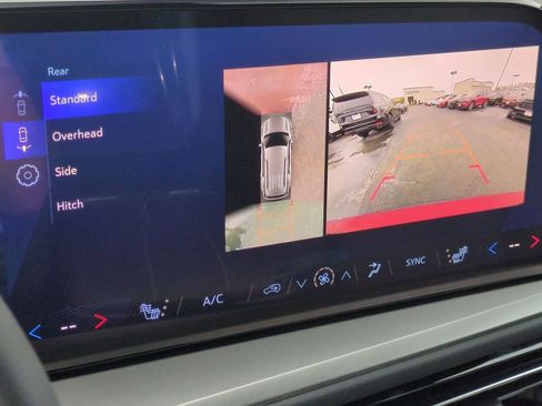 New 2025 Chevrolet Traverse LT w/ Enhanced Driving Package image 15