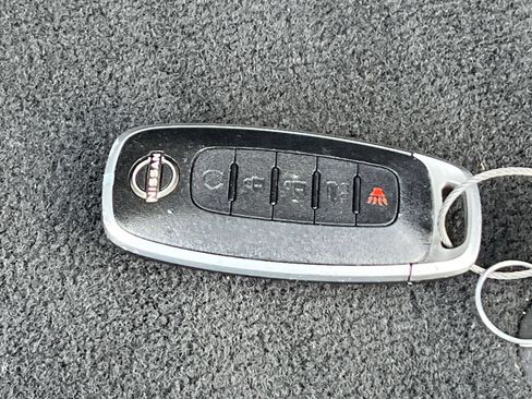 Used 2025 Nissan Rogue SV FWD image 21