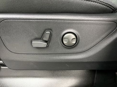 New 2026 RAM 1500 4x4 Crew Cab image 13