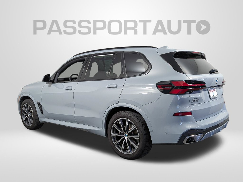 Certified 2024 BMW X5 xDrive40i w/ M Sport Package AWD/4WD image 3
