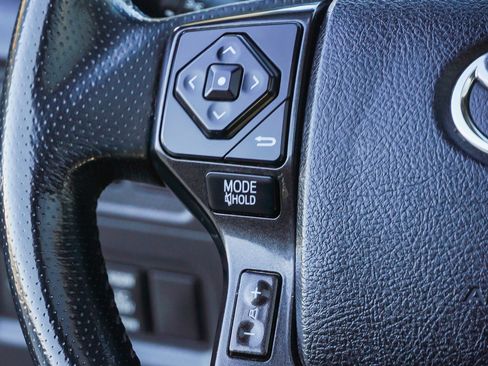 Used 2016 Toyota 4Runner Trail Premium image 32