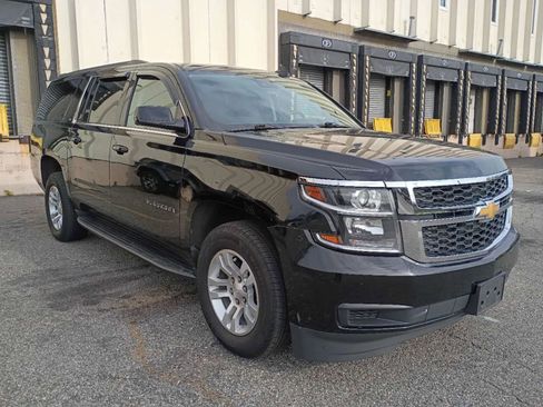 Used 2020 Chevrolet Suburban LT image 2