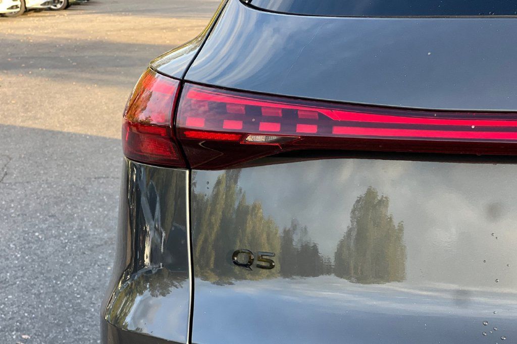 Certified 2025 Audi Q5 Premium Plus AWD/4WD image 27