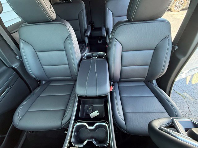 Used 2027 Chevrolet Traverse LT w/ Driver Confidence Package AWD/4WD image 19