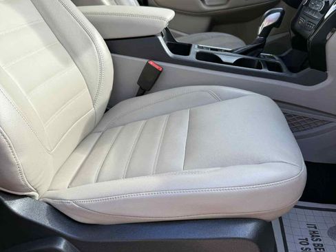 Used 2019 Ford Escape Titanium image 34