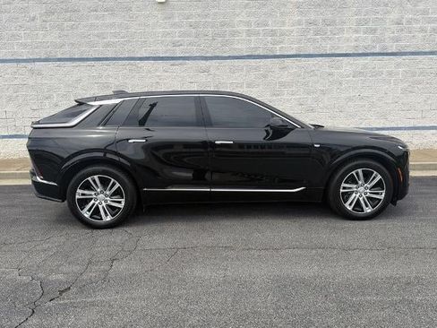 Certified 2024 Cadillac Lyriq Tech w/ Driver Assist Package AWD/4WD image 8