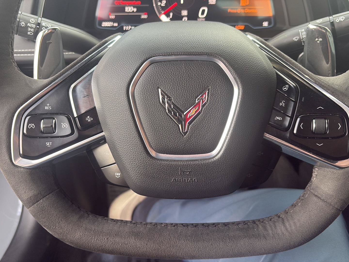 Used 2024 Chevrolet Corvette Stingray Preferred Cpe w/ Z51 Performance Package RWD image 17