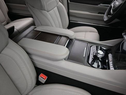 Used 2024 Jeep Grand Wagoneer L 4WD image 49