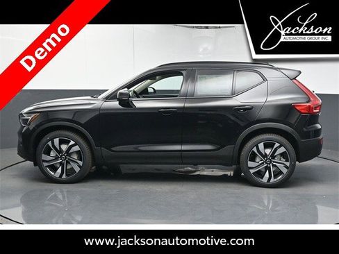 New 2025 Volvo XC40 B5 Ultra image 5
