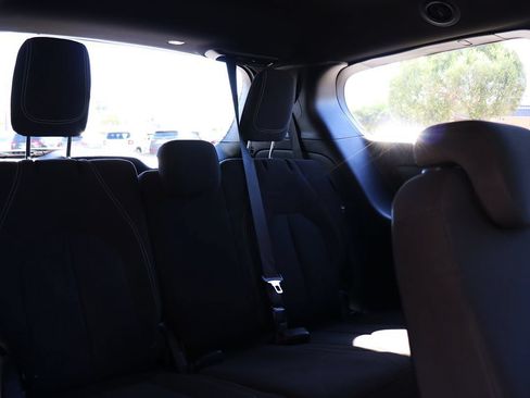 Used 2020 Chrysler Pacifica Touring w/ S Appearance Package FWD image 29