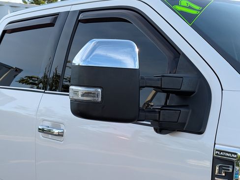 Used 2017 Ford F250 Platinum w/ Platinum Ultimate Package AWD/4WD image 11