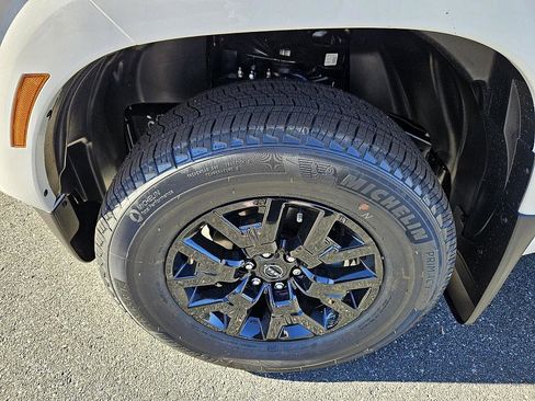 New 2026 Nissan Frontier SV image 18