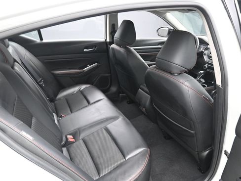 Used 2023 Nissan Altima 2.5 SR FWD image 35
