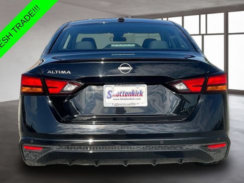 Used 2025 Nissan Altima 2.5 SV FWD image 5