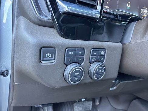 Used 2024 Chevrolet Silverado 2500 LT image 24