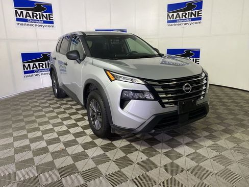Used 2024 Nissan Rogue S FWD image 1
