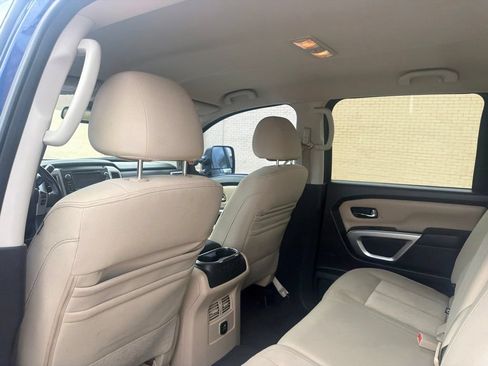 Used 2016 Nissan Titan SV RWD image 19