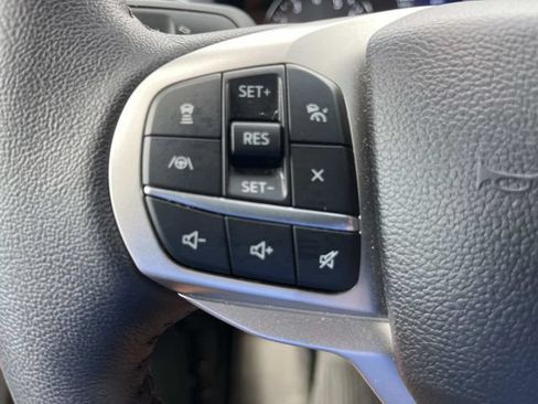 Used 2024 Ford Explorer XLT w/ Equipment Group 202A AWD/4WD image 37