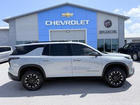 Used 2024 Chevrolet Traverse Z71 AWD/4WD image 3