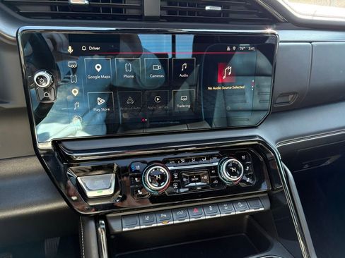 Used 2025 GMC Sierra 2500 AT4X w/ AT4X AEV Edition image 13