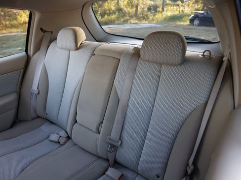 Used 2009 Nissan Versa S w/ Convenience Pkg image 8