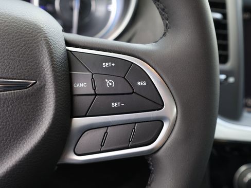 Used 2023 Chrysler 300 Touring L RWD image 34