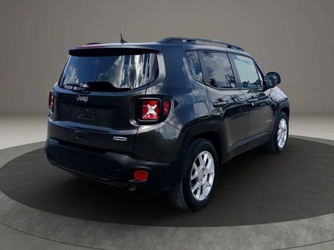 Used 2019 Jeep Renegade Latitude image 10
