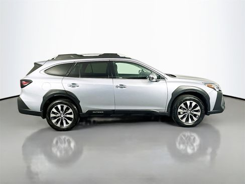 Used 2023 Subaru Outback Touring image 8