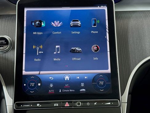 Used 2024 Mercedes-Benz GLC 300 4MATIC w/ Advanced USB Package image 15