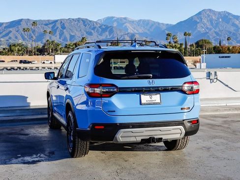 Used 2024 Honda Pilot TrailSport image 7