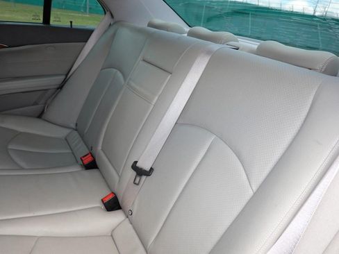Used 2006 Mercedes-Benz E 350 Sedan image 19