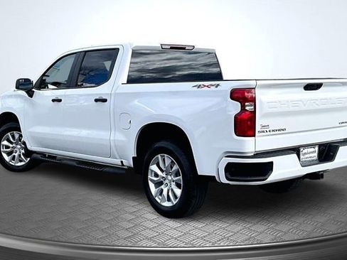 Used 2025 Chevrolet Silverado 1500 Custom image 4
